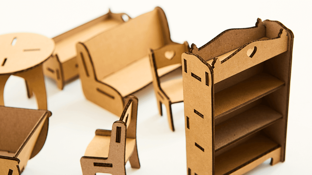 Möbler av kartong